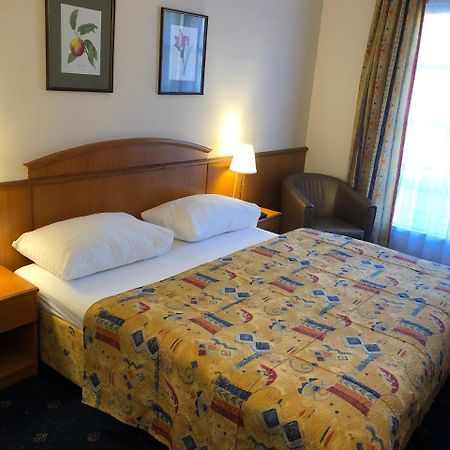 Kavalir Hotel Praha Bagian luar foto