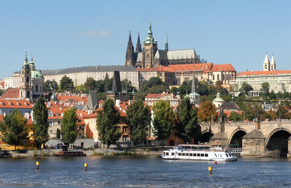 Kavalir Hotel Praha Bagian luar foto