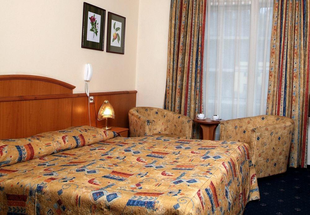 Kavalir Hotel Praha Bagian luar foto
