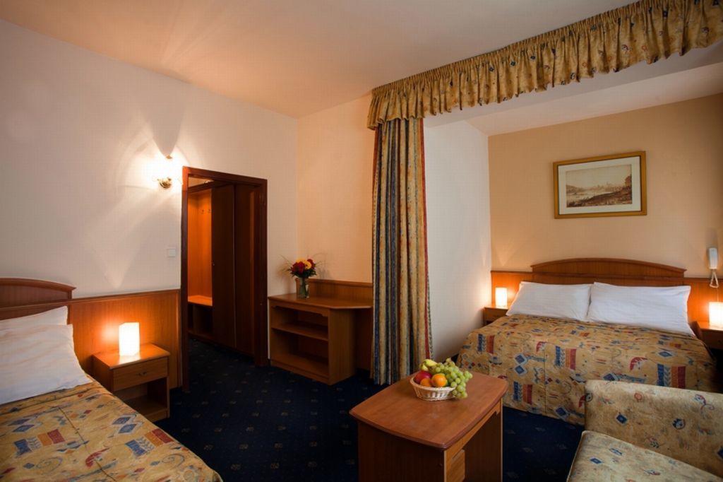 Kavalir Hotel Praha Bagian luar foto