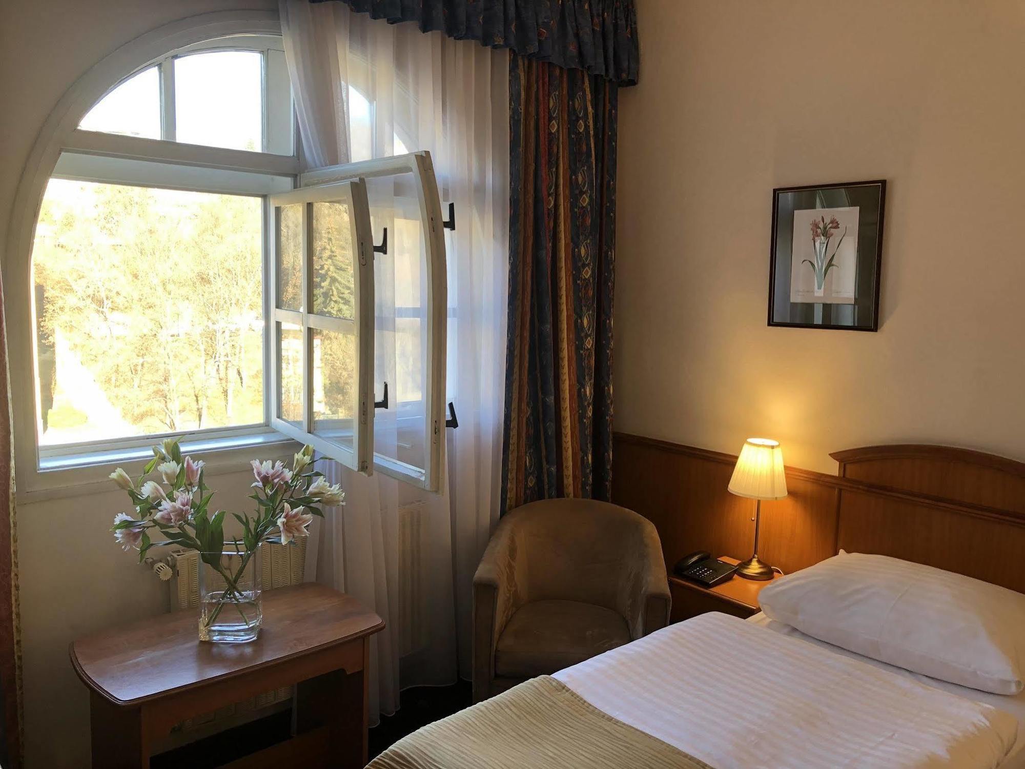 Kavalir Hotel Praha Bagian luar foto