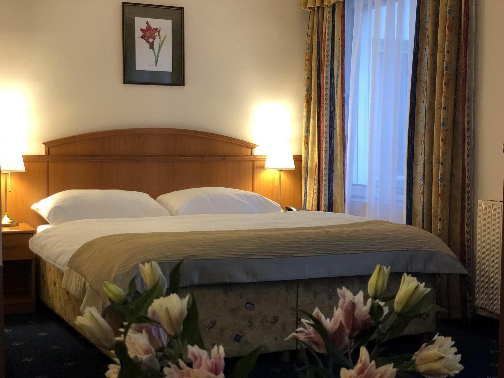 Kavalir Hotel Praha Bagian luar foto